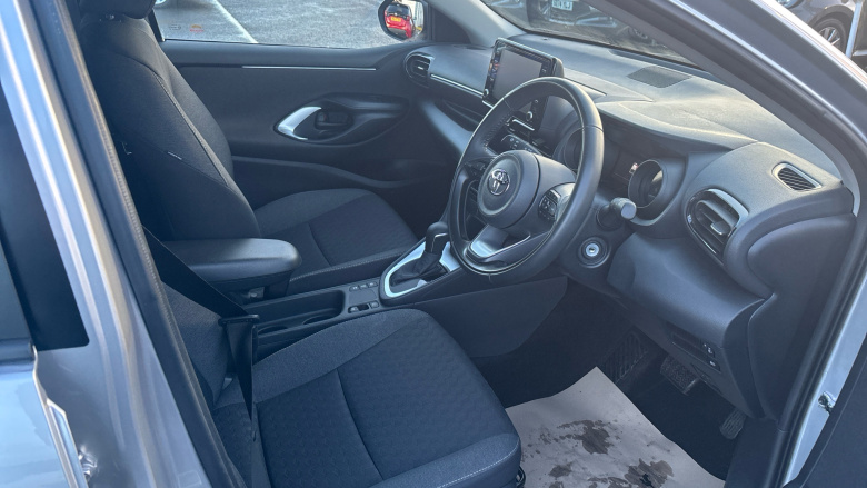 Toyota Yaris 1.5 Hybrid Design 5dr CVT Hybrid Hatchback